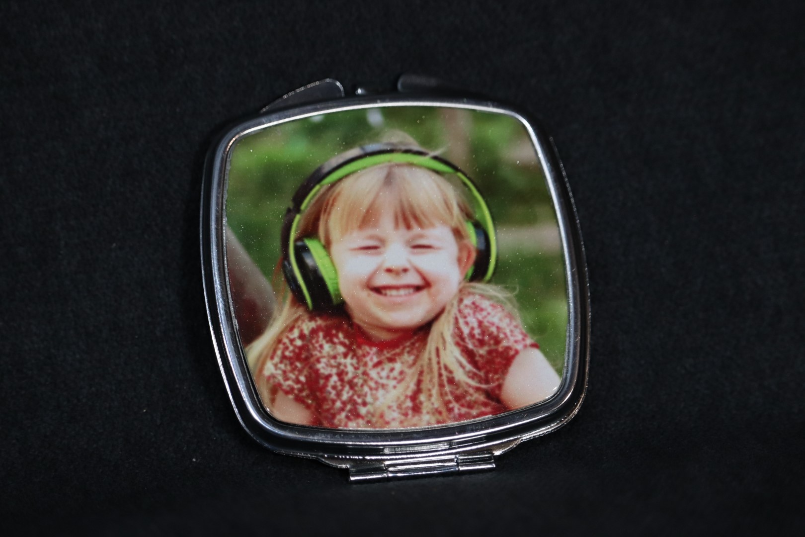 Compact - Image 1